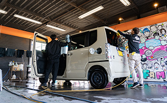 屋内洗車スペース写真1